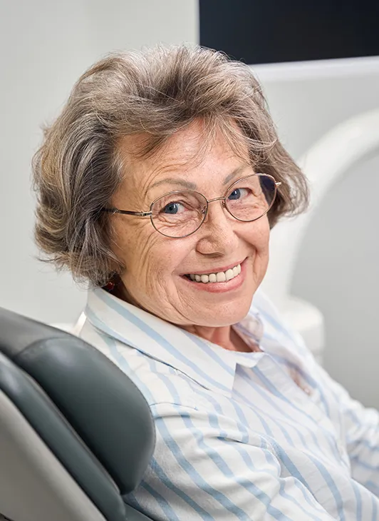 A beautiful smile for seniors with Onyx Dental Clinic